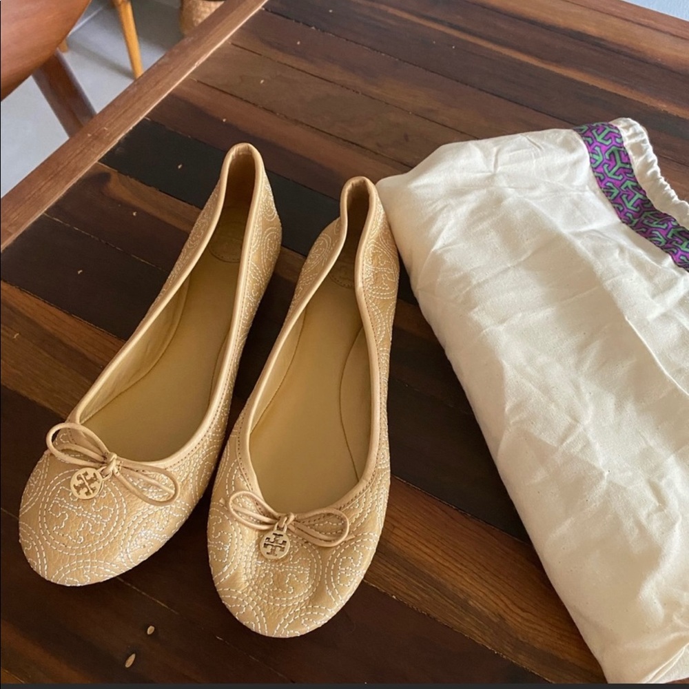 Tory burch flat